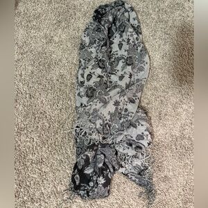 Floral Patterned Pashmina - Black and White